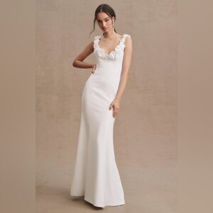 Anthropologie Wtoo by Watters Willa V-Neck Sheath Wedding Gown
Watters